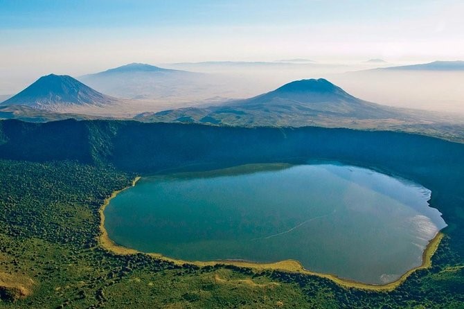 5 days Tanzania Luxury safari tour to Tarangire national park Ngorongoro crater and Lake Manyara